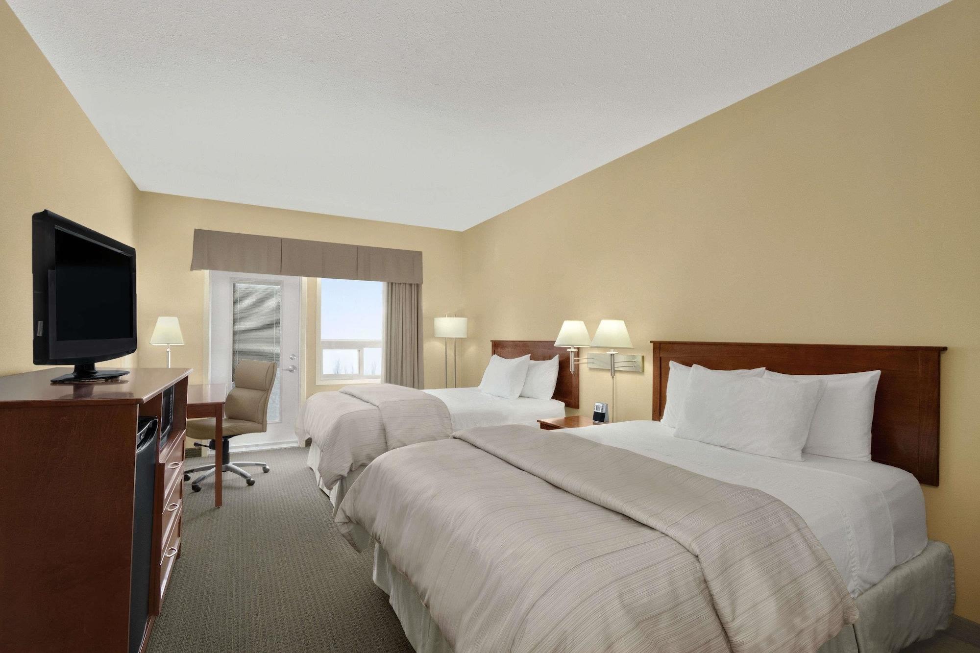 Days Inn & Suites By Wyndham Brandon Buitenkant foto
