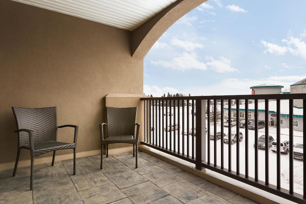 Days Inn & Suites By Wyndham Brandon Buitenkant foto